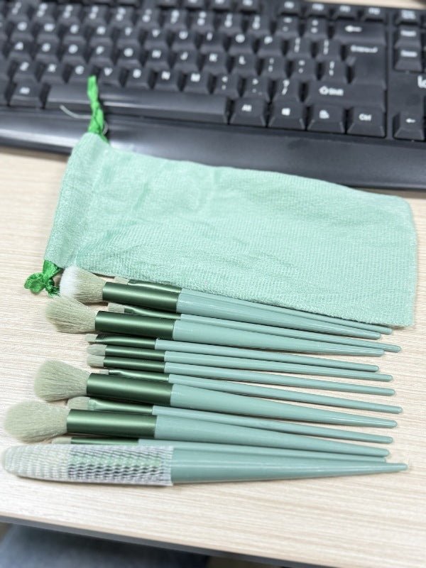 13-Piece Makeup Brush Set: Eyeshadow Brushes and Blush Brushes - RAINSTAR