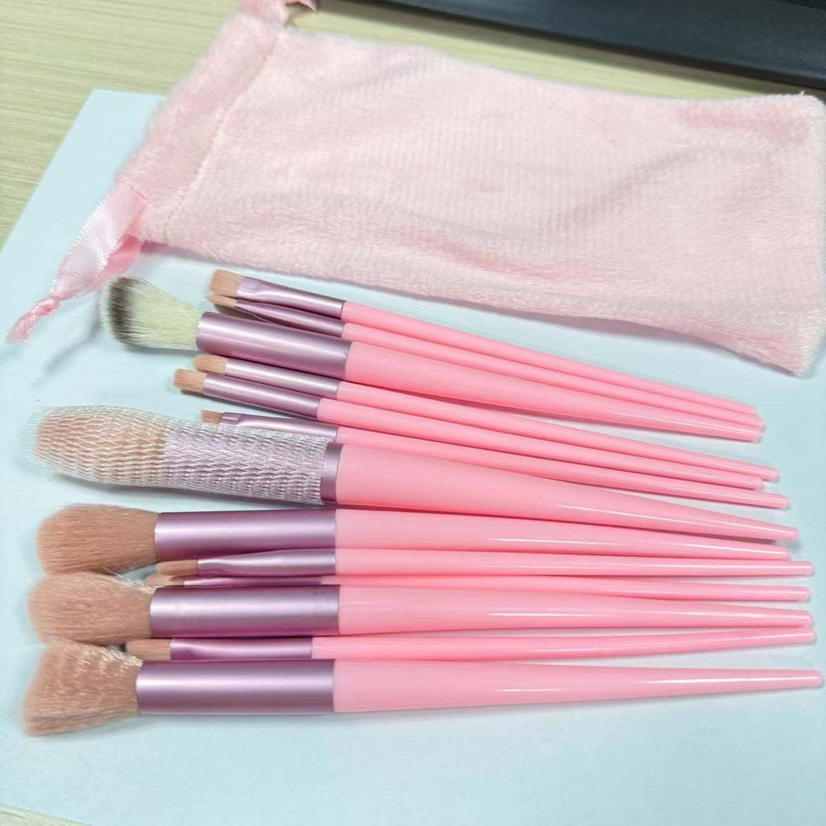 13-Piece Makeup Brush Set: Eyeshadow Brushes and Blush Brushes - RAINSTAR