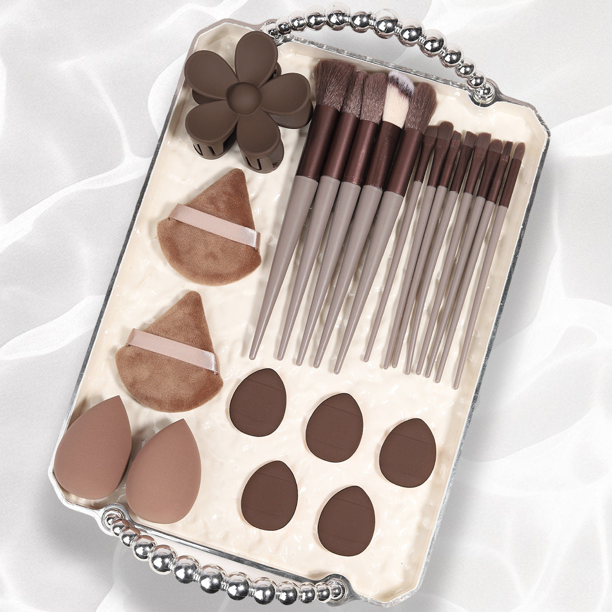 Makeup brush grab set