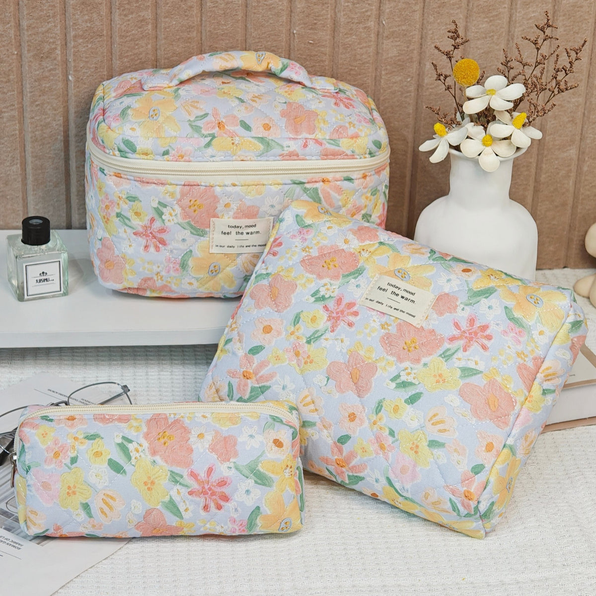 Quilted Cotton Floral Print Makeup Bag with Large Capacity for Travel