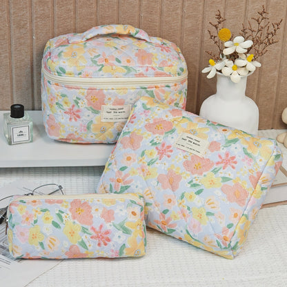 Quilted Cotton Floral Print Makeup Bag with Large Capacity for Travel