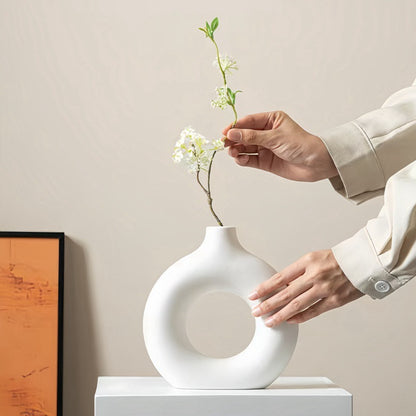Minimalist Donut Vase for Flower Arrangement