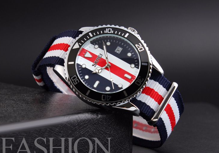 Men's Waterproof Quartz Watch with Stylish Fabric Band