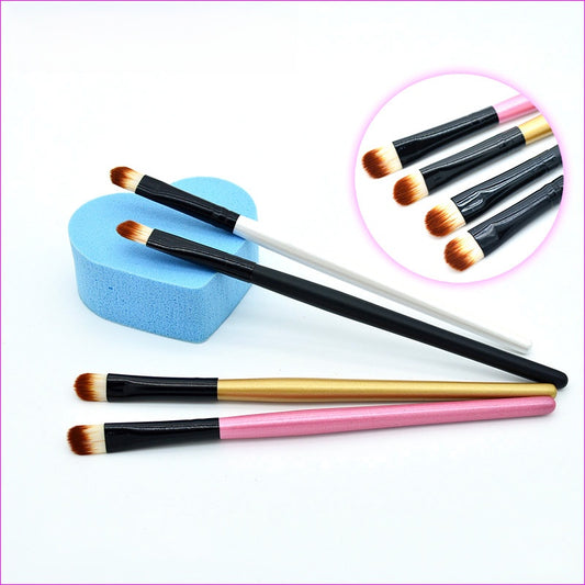 Wooden Handle Eyeshadow Makeup Brush