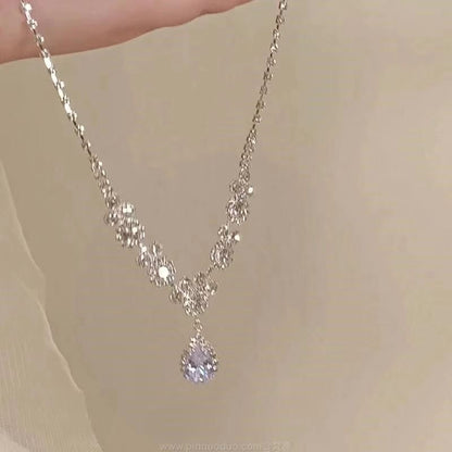 Zircon water-drop pendant with collar chain for the neck