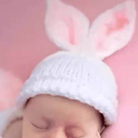 Hand-Knitted Baby Photography Sweater with Rabbit Radish Design - RAINSTAR