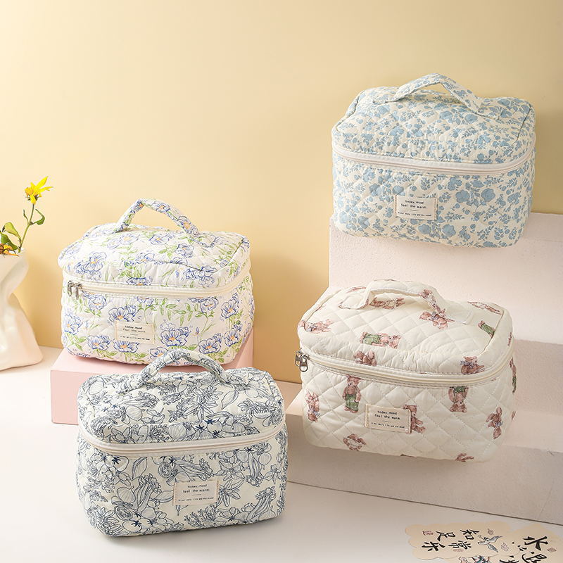 Quilted Cotton Floral Print Makeup Bag with Large Capacity for Travel - RAINSTAR